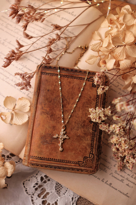 Collier Croix fleurie
