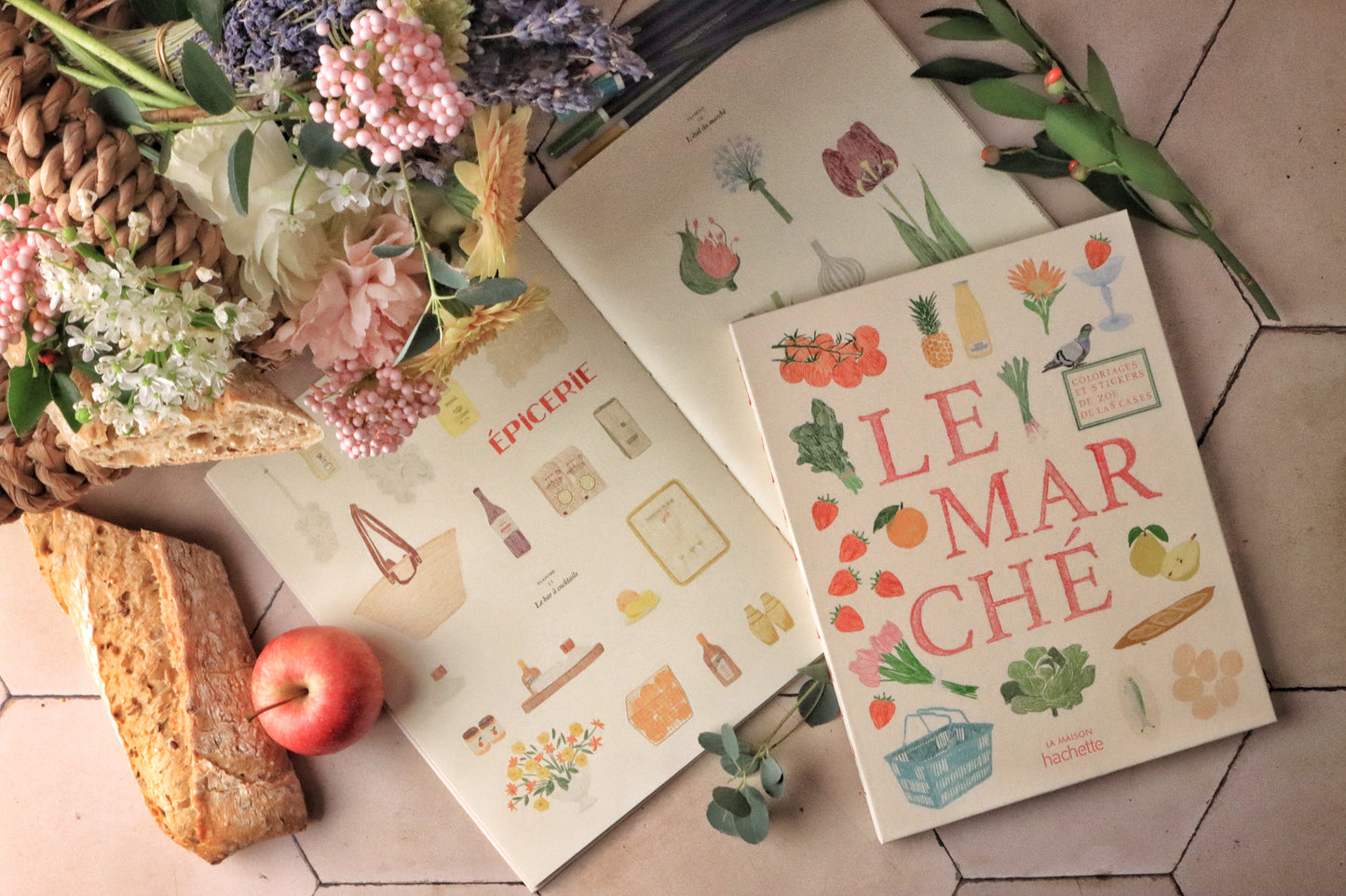 Cahier de coloriage & stickers "Le Marché"