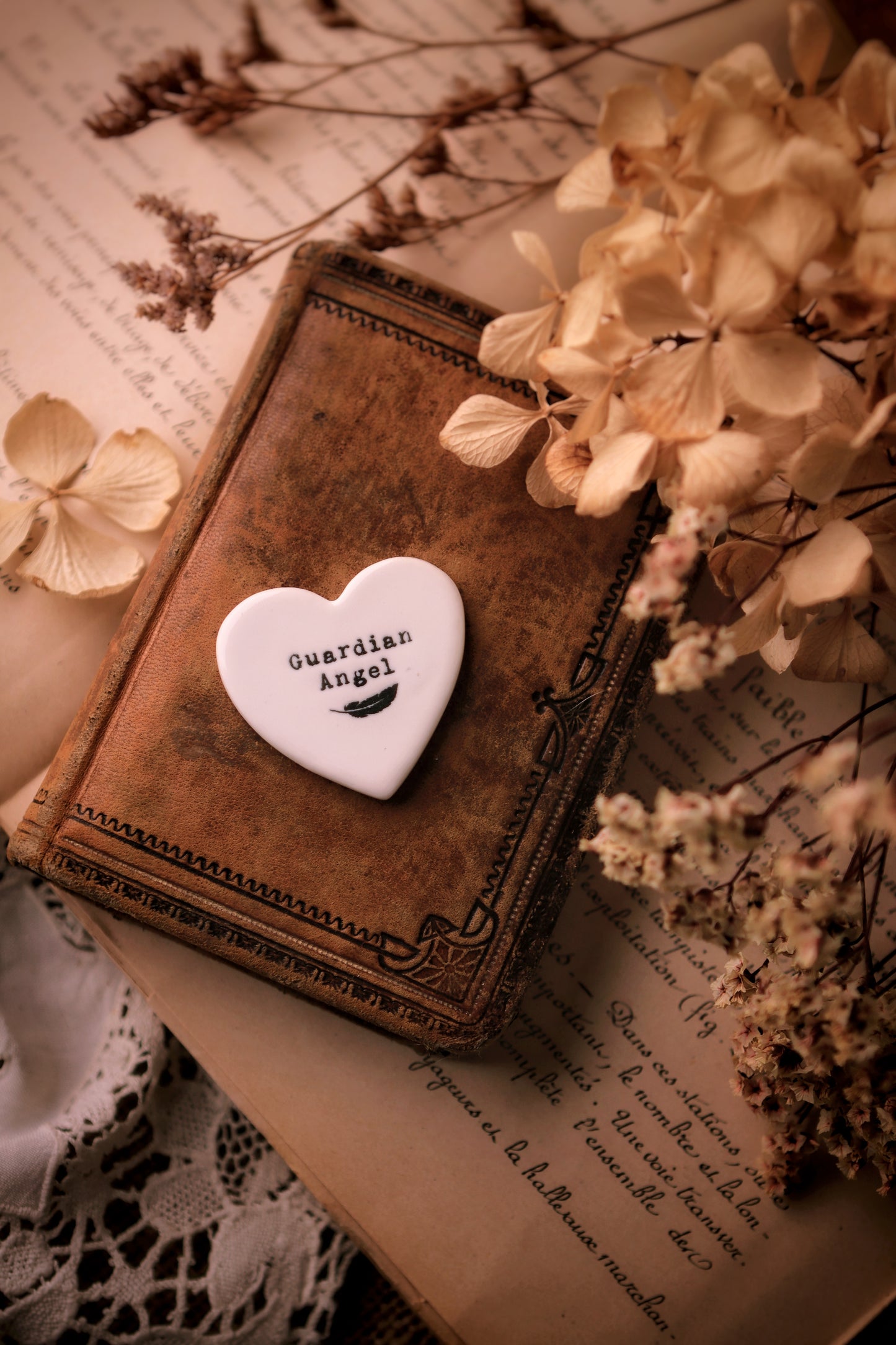 Porte bonheur en céramique