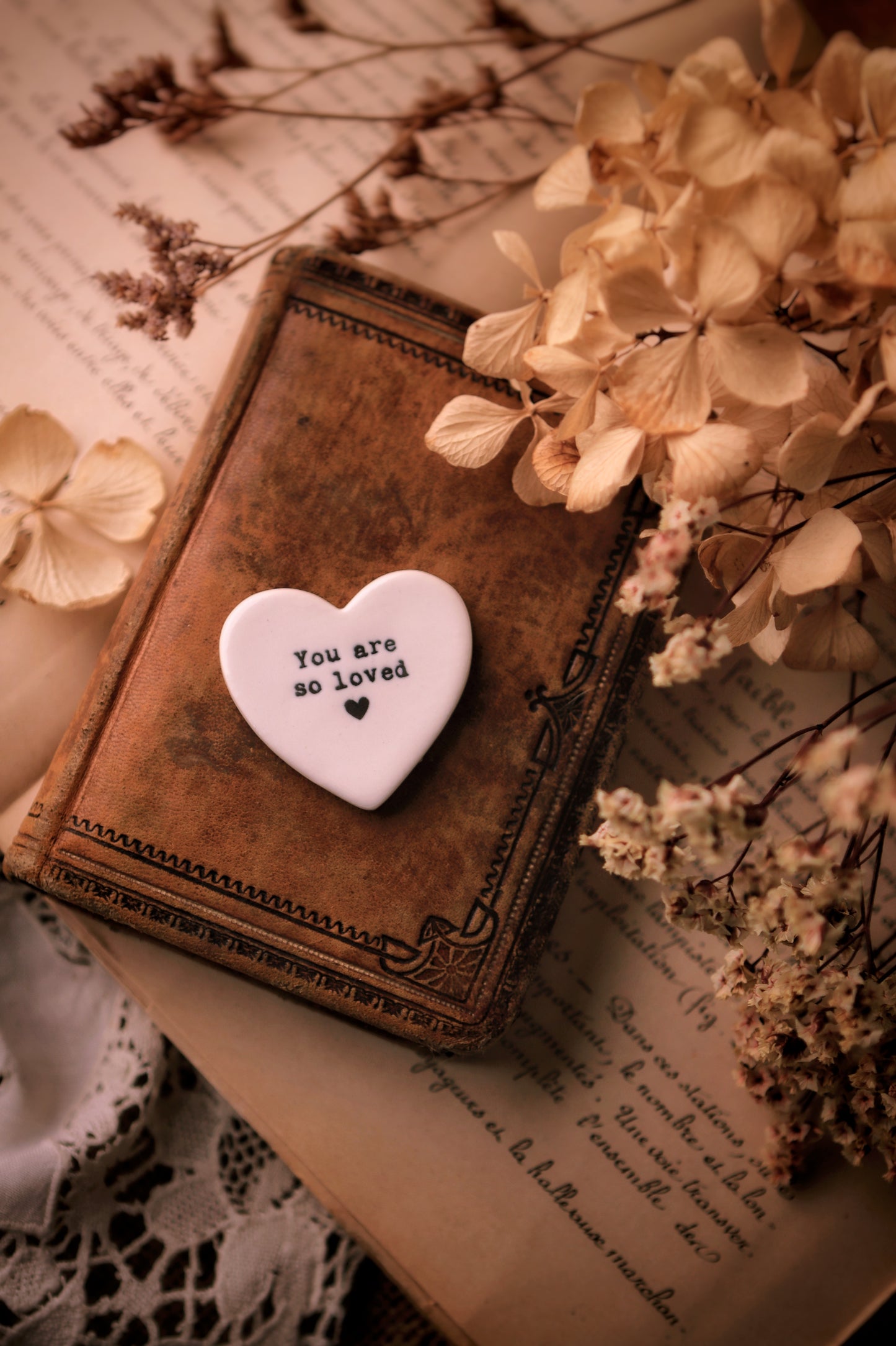 Porte bonheur en céramique